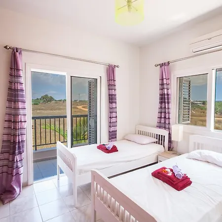 Adamantia * Ayia Napa